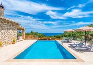 VILLA MARATHONISI