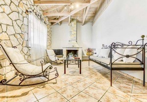 VILLA MARATHONISI