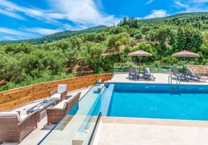 Villa Marathonisi with private pool