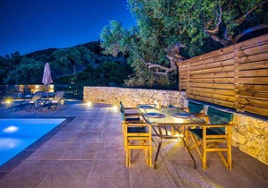 Villa Marathonisi with private pool