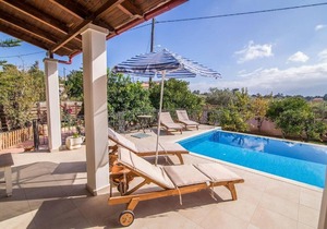 Villa Maro: Large Private Pool, A/C, WiFi
