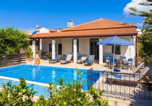 Villa Maro Large Private Pool AC WiFi