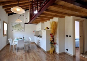 Villa Marsica C, fully refundable with voucher*: A welcoming two-story apartment immersed in a splendid landscape, in the heart of a wonderful little town, with Free WI-FI.