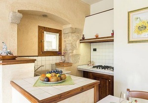 Villa Marsica D: An elegant and welcoming apartment that is part of a villa immersed in a splendid landscape, in the heart of a wonderful little town, with Free WI-FI.
