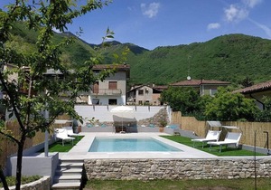 Villa Marsica D, fully refundable with voucher*: An elegant and welcoming apartment that is part of a villa immersed in a splendid landscape, in the heart of a wonderful little town, with Free WI-FI.