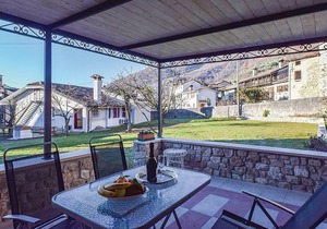 Villa Marsica D, fully refundable with voucher*: An elegant and welcoming apartment that is part of a villa immersed in a splendid landscape, in the heart of a wonderful little town, with Free WI-FI.