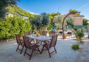 Villa Matija **** SWIMMING POOL HEATED, NEAR THE BEACH, WiFi, PARKING