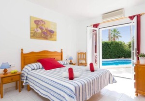Villa Mencia by Villa Plus