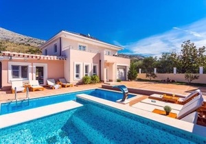 VILLA MILLA with private pool, jacuzzi, sauna, gym, max. 8 person