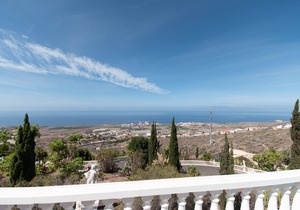 Villa Moradites A. Beautiful 3 Bedroom Villa. Communal Pool. Adeje.