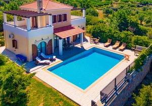 Villa Nikolas: Large Private Pool, A/C, WiFi