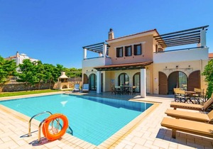 Villa Nikolas: Large Private Pool, A/C, WiFi