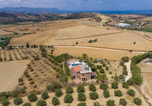 Villa Noni: Large Private Pool, A/C, WiFi