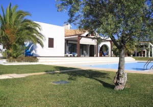 Villa Oasis Azul - beautiful villa with heated private pool, short walk to all amenities