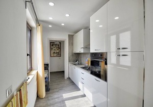 Villa Olga C: A cozy and welcoming apartment that is part of a villa situated in a quiet location, a few minutes from the town center, with Free WI-FI.
