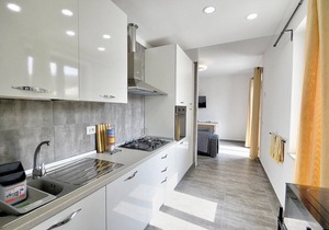 Villa Olga C: A cozy and welcoming apartment that is part of a villa situated in a quiet location, a few minutes from the town center, with Free WI-FI.