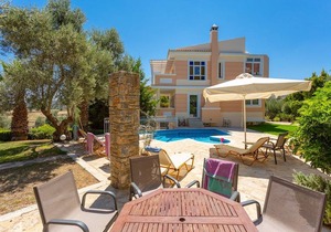 Villa Pelagos: Large Private Pool, Sea Views, A/C, WiFi, Eco-Friendly