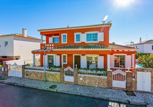 Villa Pera by Villa Plus