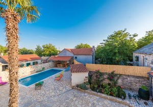 Villa Petrovi Dvori ZadarVillas