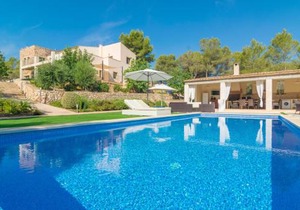 Villa Pins