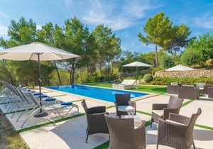 Villa Pins