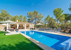 Villa Pins
