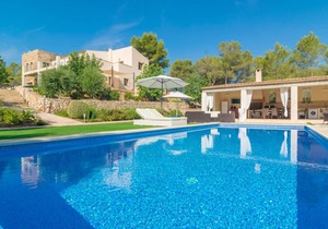 Villa Pins