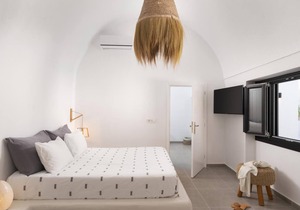 Villa Rosaviglia Oia with Hot Tub
