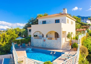 Villa Selini: Private Pool, Sea Views, A/C, WiFi, Eco-Friendly