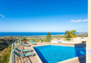 Villa Selini: Private Pool, Sea Views, A/C, WiFi, Eco-Friendly