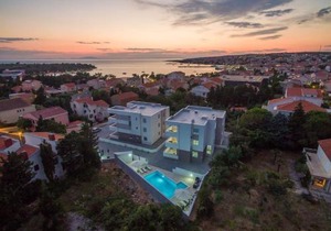 Villa Star 6 a centrally located ap. with a pool