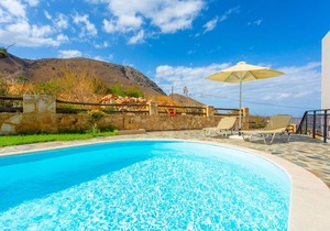 Villa Stratos: Large Private Pool, Sea Views, A/C, WiFi, Eco-Friendly