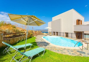 Villa Stratos: Large Private Pool, Sea Views, A/C, WiFi, Eco-Friendly