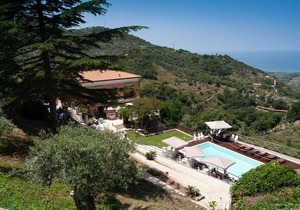 Villa Tecla