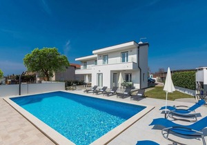 Villa Tonka with Pool