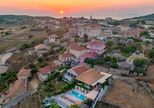 Villa Tramonto with Private Heated Pool, by ZanteWize
