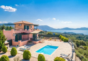 Villa Valio: Large Private Pool, Sea Views, A/C, WiFi