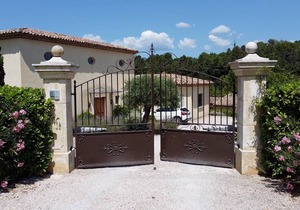 VILLA VERDI D AIR CONDITIONED APARTMENT WITH TERRACE AND PRIVATE GARDEN POOL
