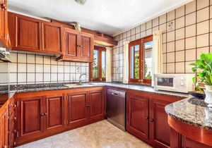 Villa Voltor Cinco - This villa has table tennis, private pool & A/C