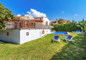 Villa Voltor Cinco - This villa has table tennis, private pool & A/C