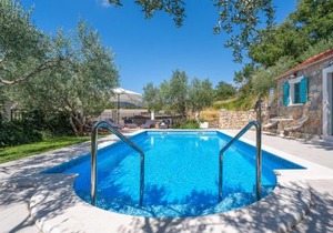 Villa Vultana with heated pool, 4 bedrooms, 3.5 bathrooms, 10 persons max