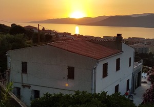 Villa with 3 apartments and breathtaking sea views