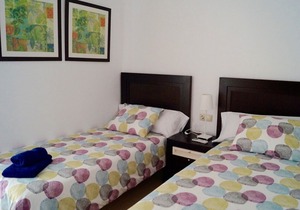 VILLA WITH 4 BEDROOMS, PRIVATE POOL AND A/C