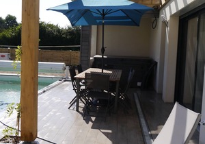 Villa with air con, private pool and Jacuzzi on a residence with tennis