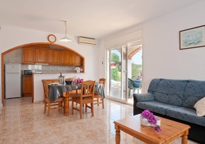Villa with garden and swimming pool in Riells.HUTG-000995