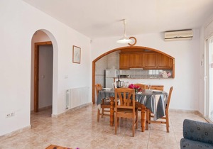 Villa with garden and swimming pool in Riells.HUTG-000995