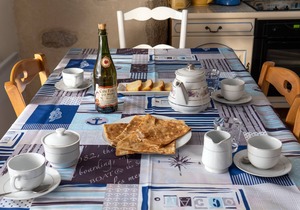 Villa with heated pool 900m from the sandy beach