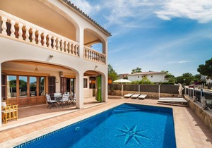 Villa with pool and sea views.