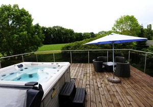 Villa with Pool - Leon's Holiday Homes