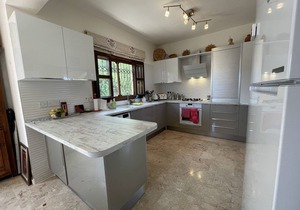 Villa with Pool. Stunning Sea and Mountain Views. Pool and large mature garden